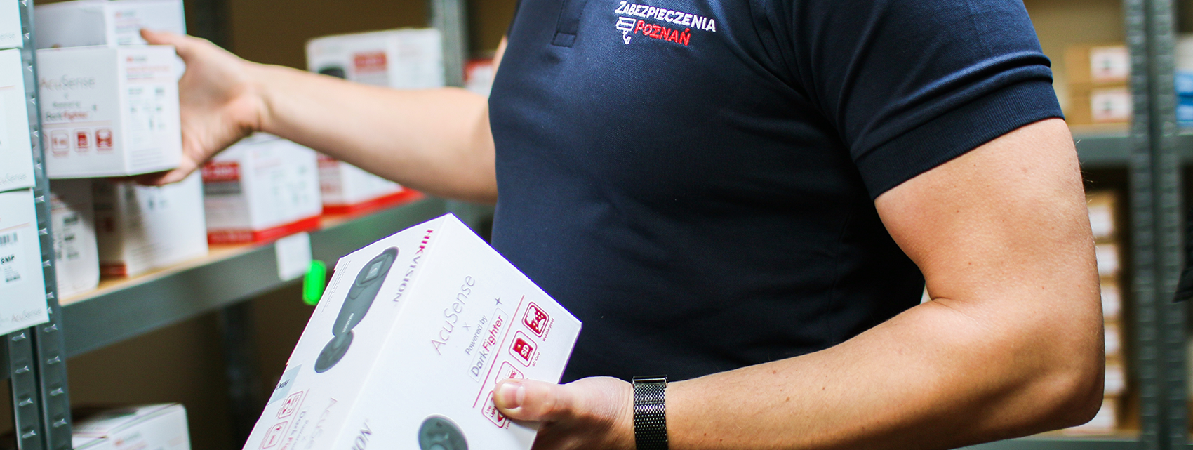 Monitoring magazynu – kamera IP Hikvision kontrola pakowania i wysyłki